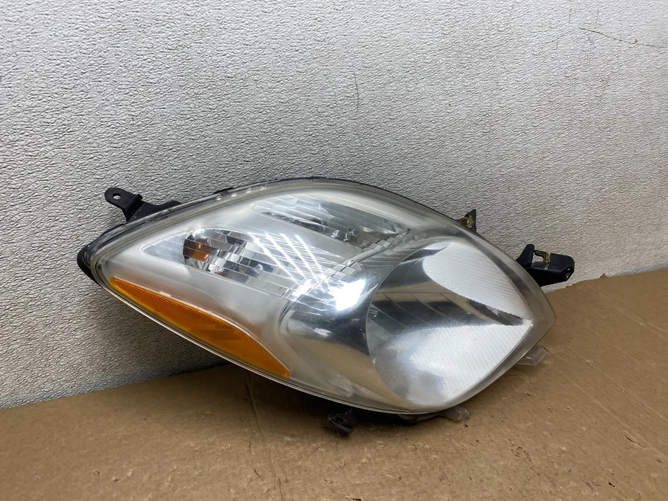 Faro halógeno pasajero derecho Toyota Yaris 2006-2008 hatchback OEM U9923 DW Foto 3 de 4