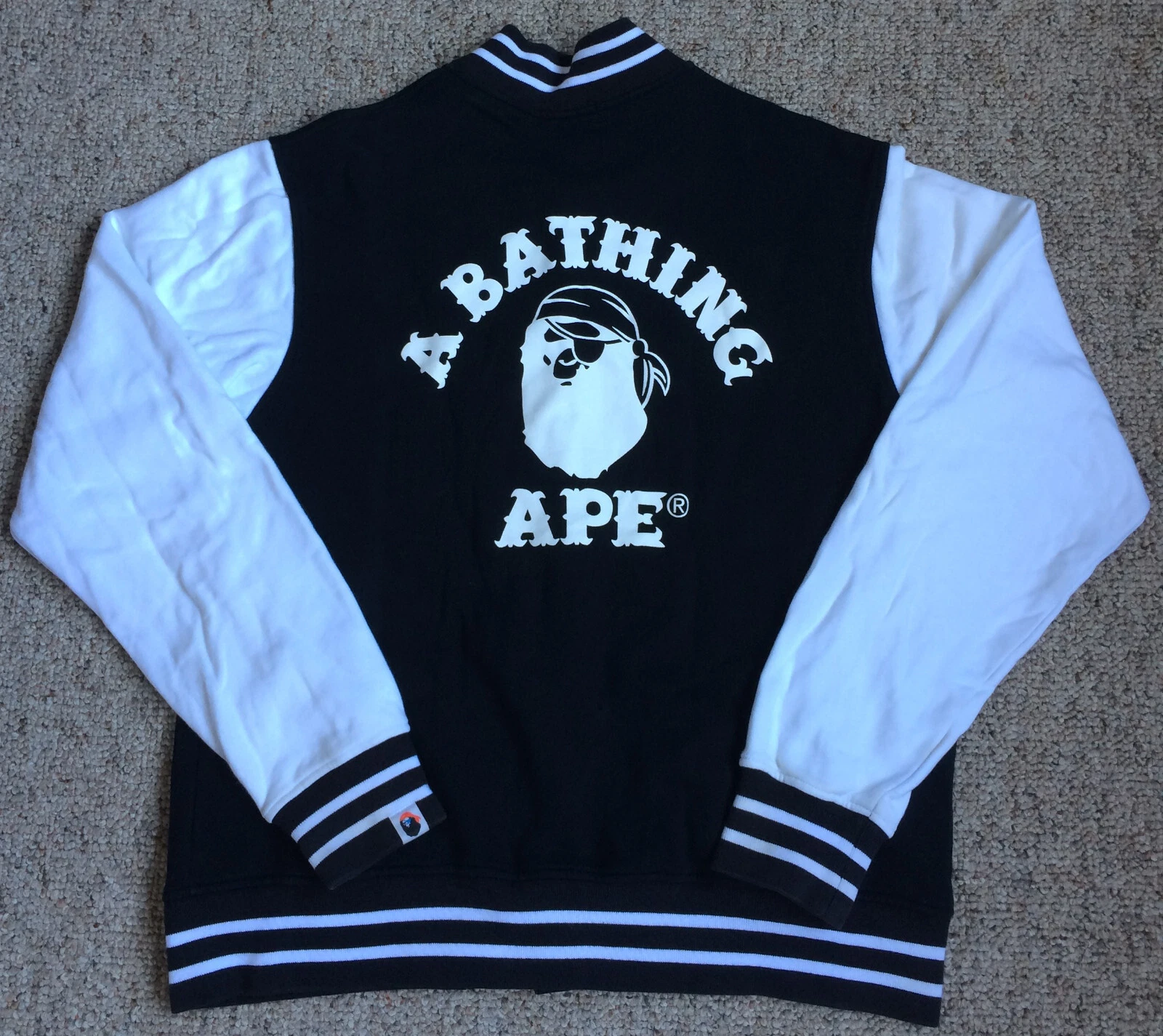 A BATHING APE (BAPE) Giacca Bomber OG Bape Pirate Store Esclusiva Taglia XL