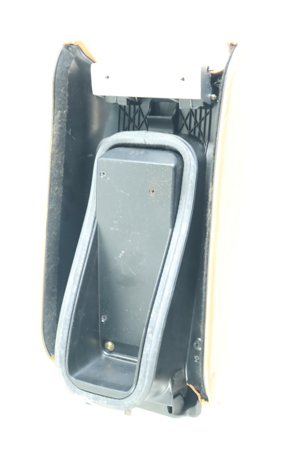 04-08 Maserati Quattroporte M139 Front Center Console Armrest Unit Tan