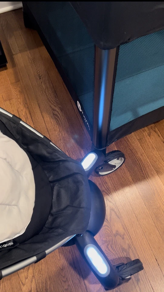 Cochecito de asiento individual paraguas 4moms Origami Power plegable negro/plateado Foto 4 de 4