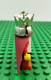 LEGO Kingdoms Lion King (cas486) Minifigure with Crown from Set 10223 Joust 7188