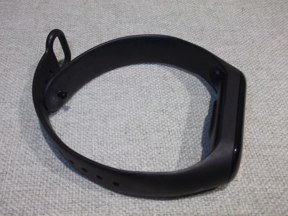 Xiaomi Mi Band 3 Black Bluetooth Activity Tracker & Waterproof Fitness Watch - Image 3 of 4