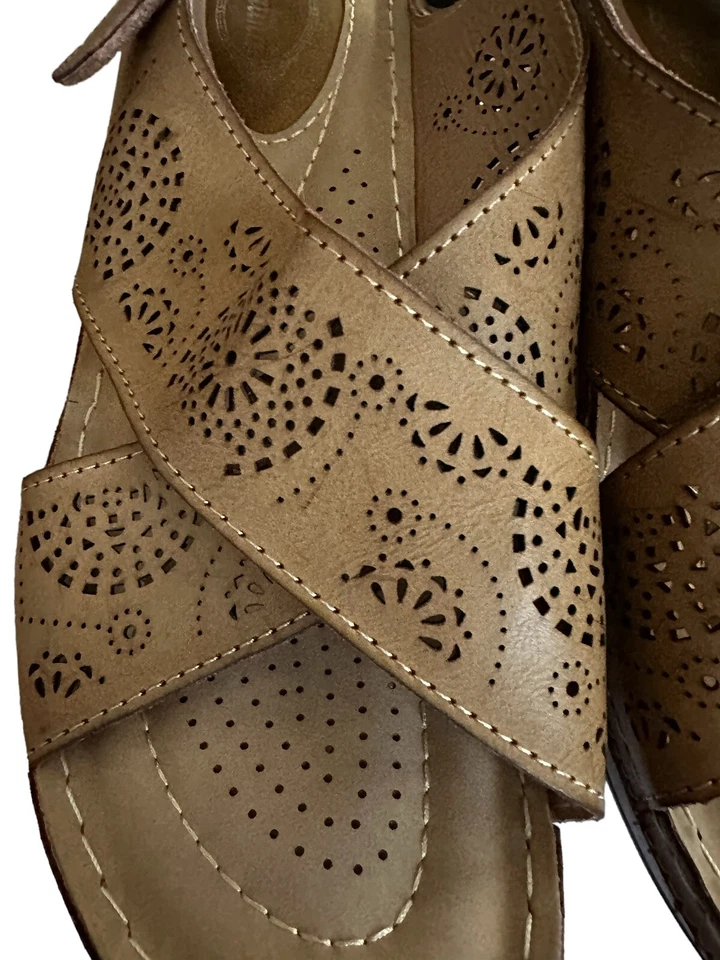 Женские слинги Italina из коричневой кожи с передним вырезом на танкетке размер 41 10 - Изображение 3 из 4