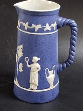 Wedgwood Krug - Jasperware Blau -  Relief Porzellan
