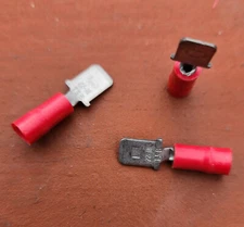 Pkg/100 Thomas & Betts Sta-Kon 18RA-250T Male Tab Vinyl Insulated 22-18 AWG