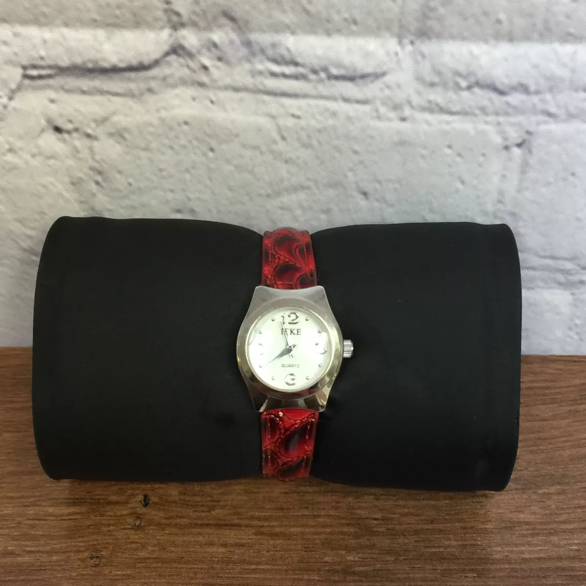 Ladies IEKE Red Black And Silver Wrist Watch Quartz