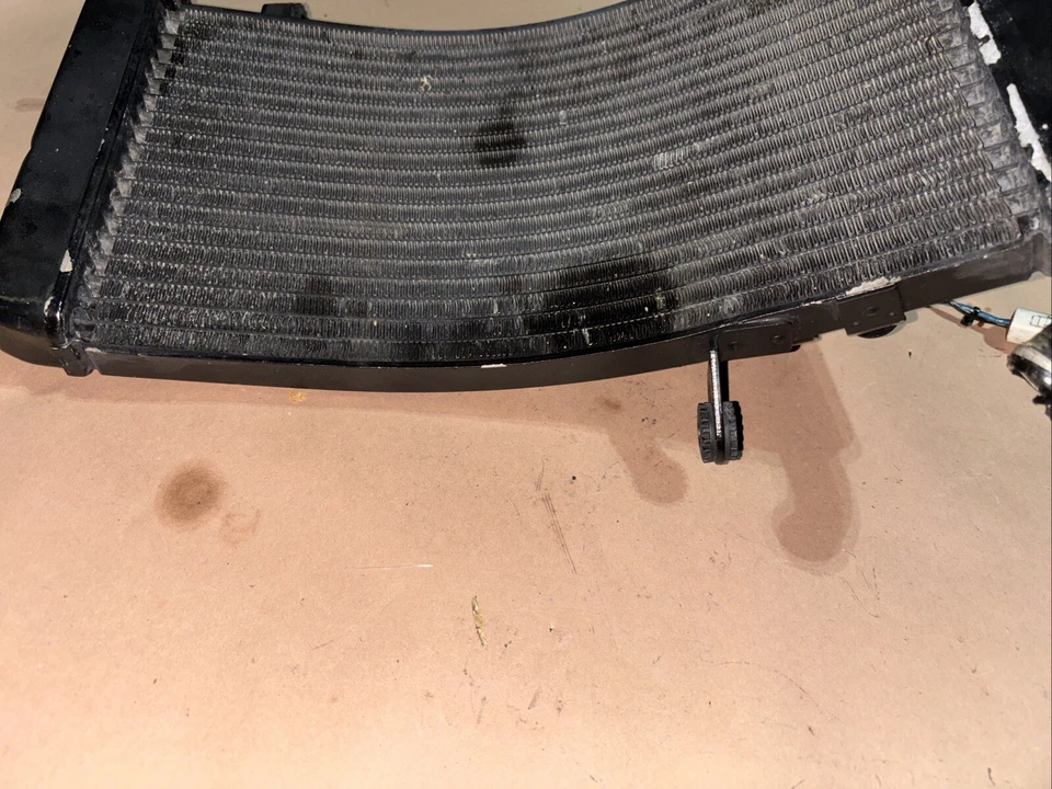 DUCATI ST4 s ST2 GENUINE OEM water cooled RADIATOR COOLING + FAN - Image 4 of 4