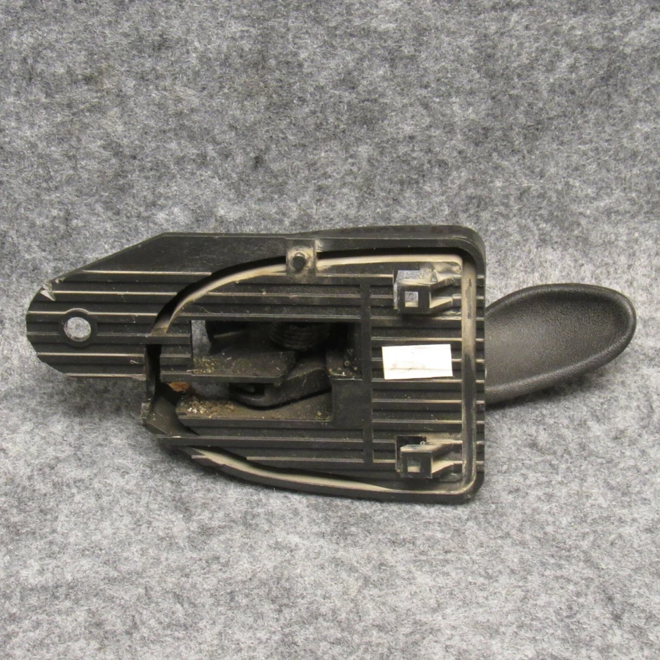 1996-99 Ford Taurus destro passageiros maçaneta interna preta estilo pá fabricante de equipamento original 1324 - Imagem 2 de 2