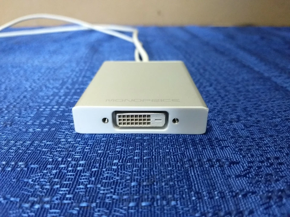 Monoprice Mini DisplayPort 1.1 + USB to Dual-Link DVI Adapter (6904) - Image 2 of 4