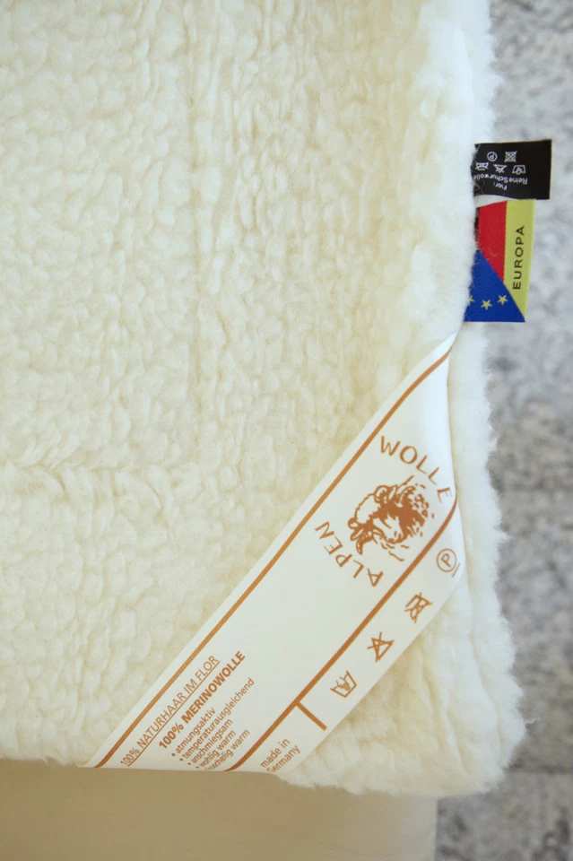 ALPENWOLLE Oberbett gewendet Bettdecke Wolldecke Tagesdecke Gelockt Merinowolle 100%