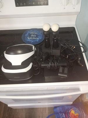 Sony PlayStation VR Headset Bundle w/ 2 Move Controllers 120Hz 100° FOV
