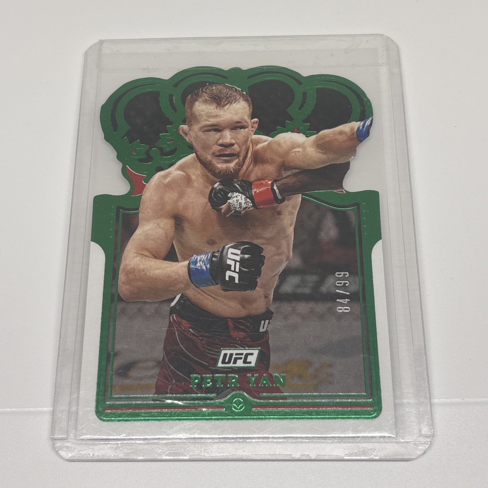 2022 Panini Chronicles UFC Crown Royale Petr Yan #115 Green 84/99