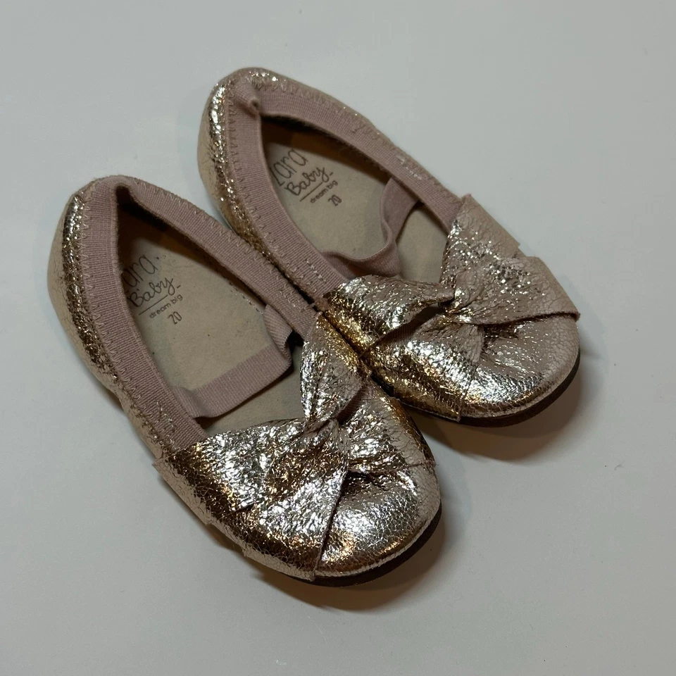 Zara Bebé Niña Rosa Dorado Brillo Ballet Mary Jane Zapatos Metálicos EU 20 US 4.5 Foto 2 de 4