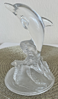 Glas Delfin Figur klar Kunstglas Wellenfuß Ornament