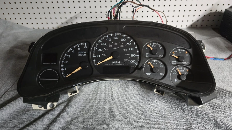 Silverado 2000-2002, Sierra, Tahoe, Suburban, Yukón, Avalanche Gauge Cluster Foto 2 de 4