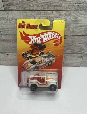 Hot Wheels The Hot One s White  2011 Roll Patrol Jeep   Die Cast Metal 
