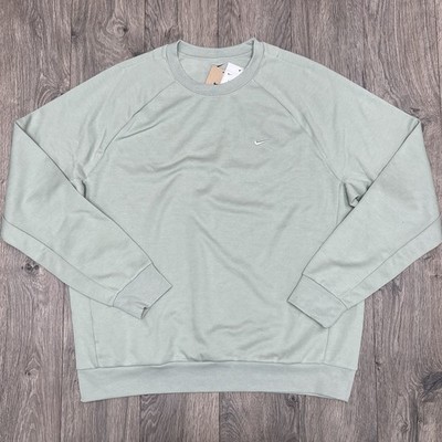 Nike Crewneck Sweatshirt Size Medium Mens Green Primary Dri FIT UV Versatile $75