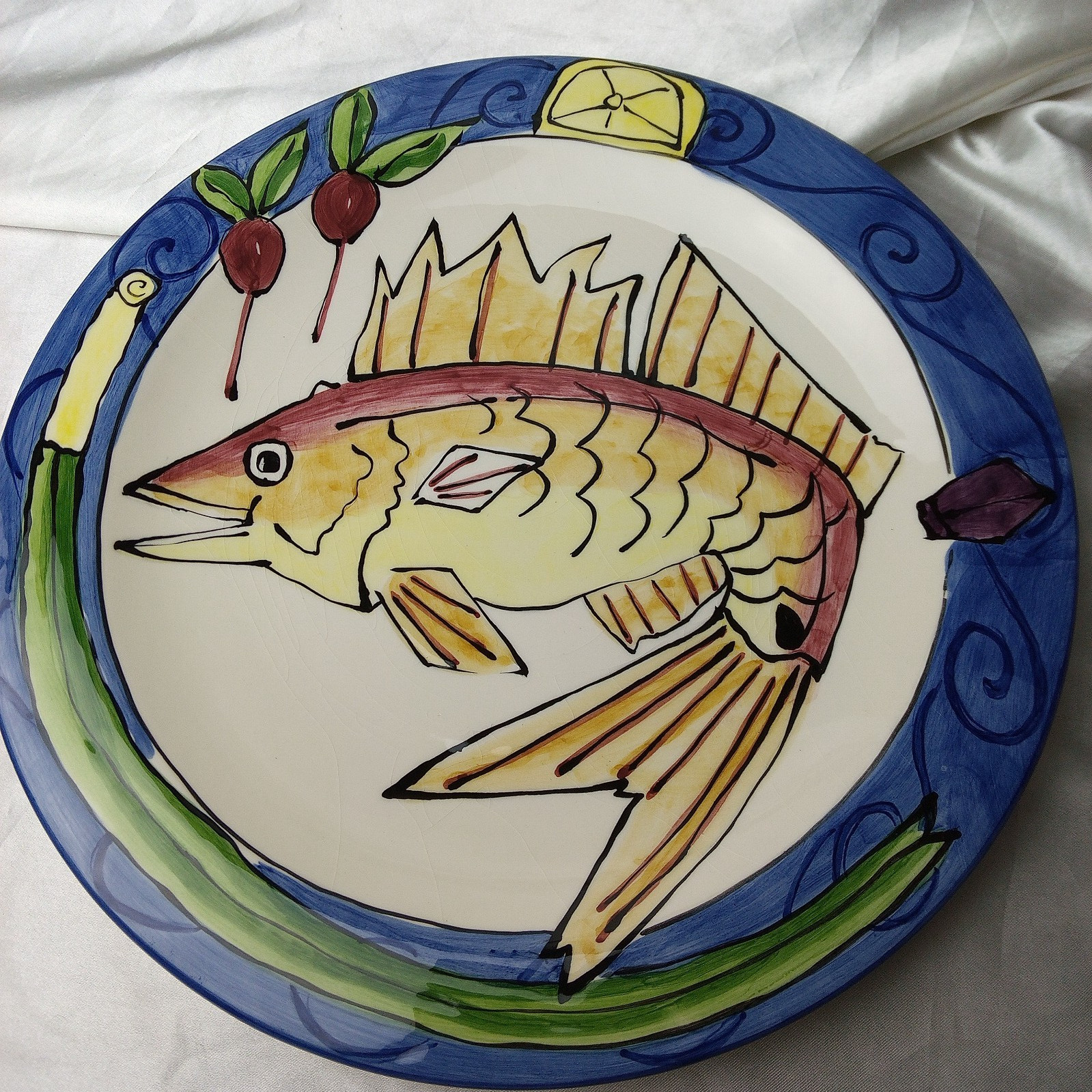 TIKA LOTUS INTERNATIONAL 10 1/4'' HAND PAINTED BROWN FISH DINNER PLATE SET OF 2