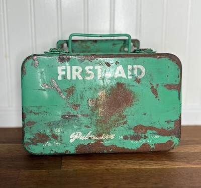 Vintage Exxon Mobil Oil Gas Green Metal First Aid Kit Case With Contents Shabby
