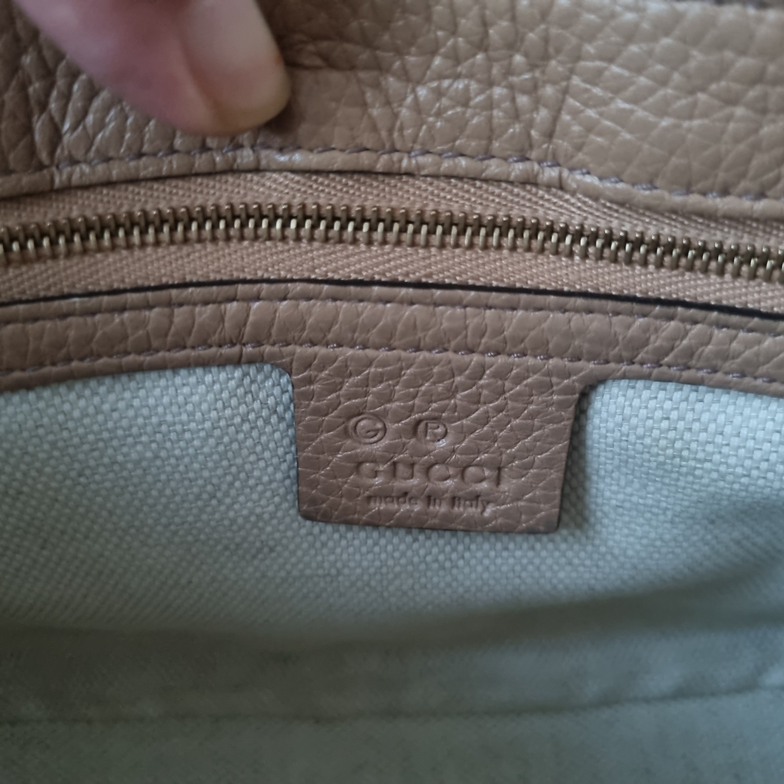 Authentic GUCCI Soho Interlocking G Chain Shoulde… - image 14