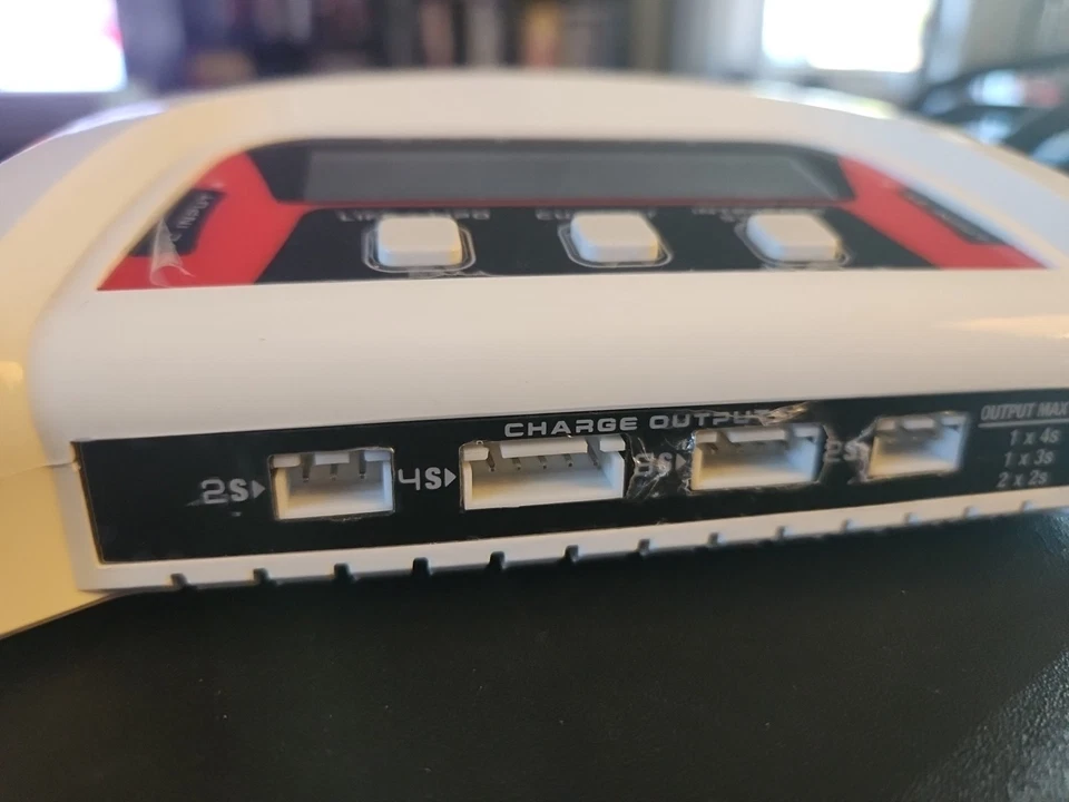 Venom Dual 3SLIPO/LIFE AC/DC Balance Battery Charger 50W - Image 4 of 4