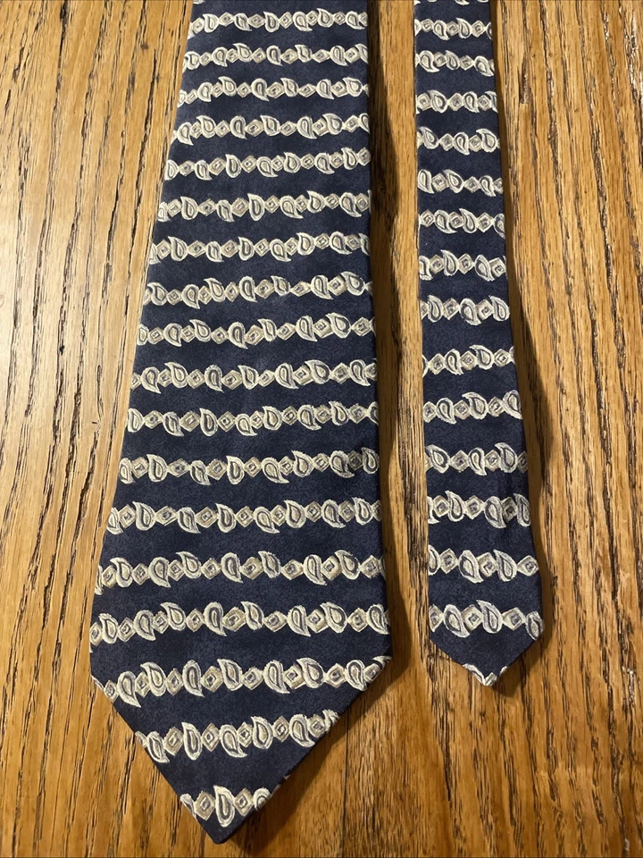 Vintage GAP Silk Striped Paisley Rows Silk Tie Necktie Men’s USA Made - Image 4 of 4