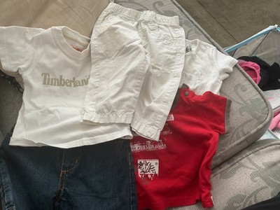 Jungen Paket 6 Monate Timberland und ein DKNY