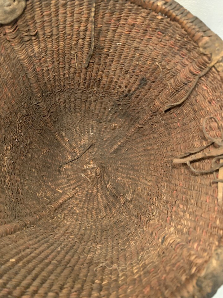 WESTERN APACHE NATIVE AMERICAN BURDEN/GIFT BASKET WITH BUCKSKIN FRINGE