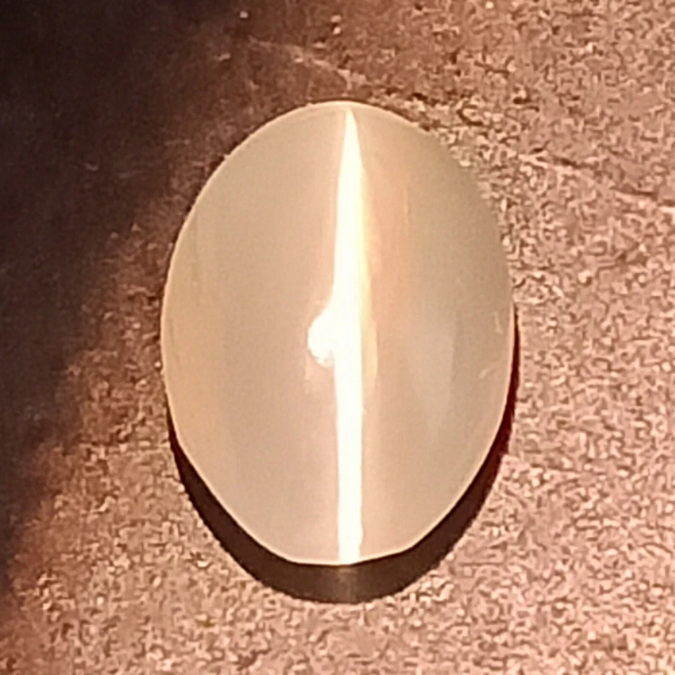 1.80 Cttw,Chrysobery Cat's Eye,Cat's Eye,Sri Lanka Cat's Eye Gemstone,Chysoberyl - Image 2 of 4