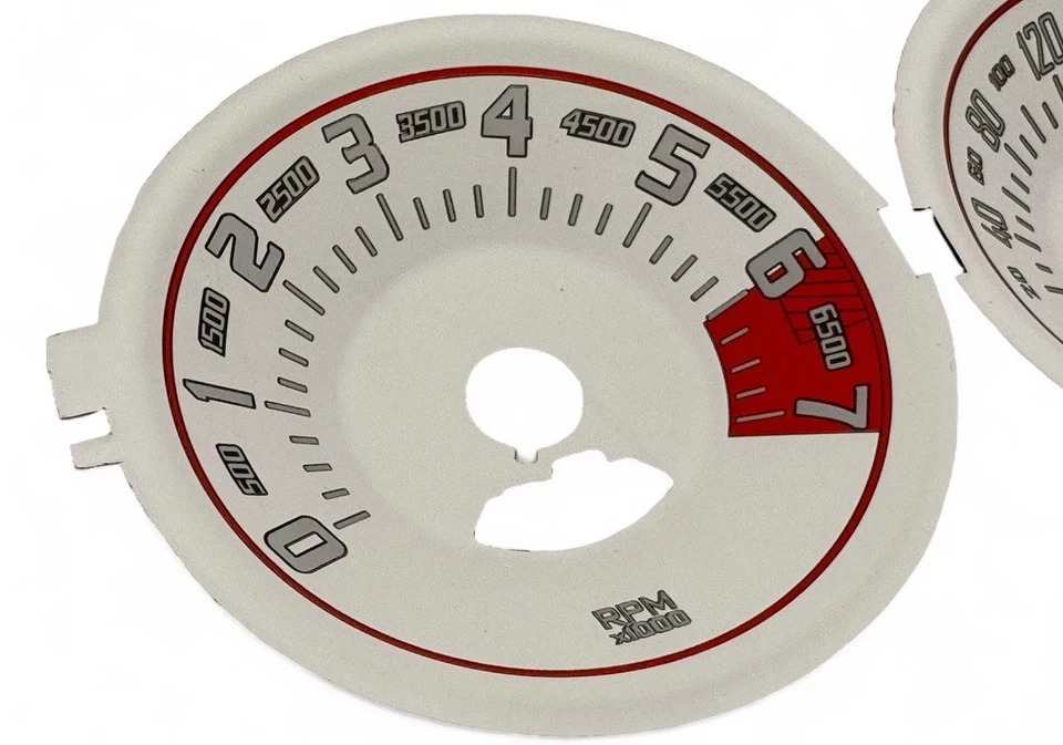 Dodge Challenger srt 2015- dial velocímetro en 300 km/h Foto 4 de 4