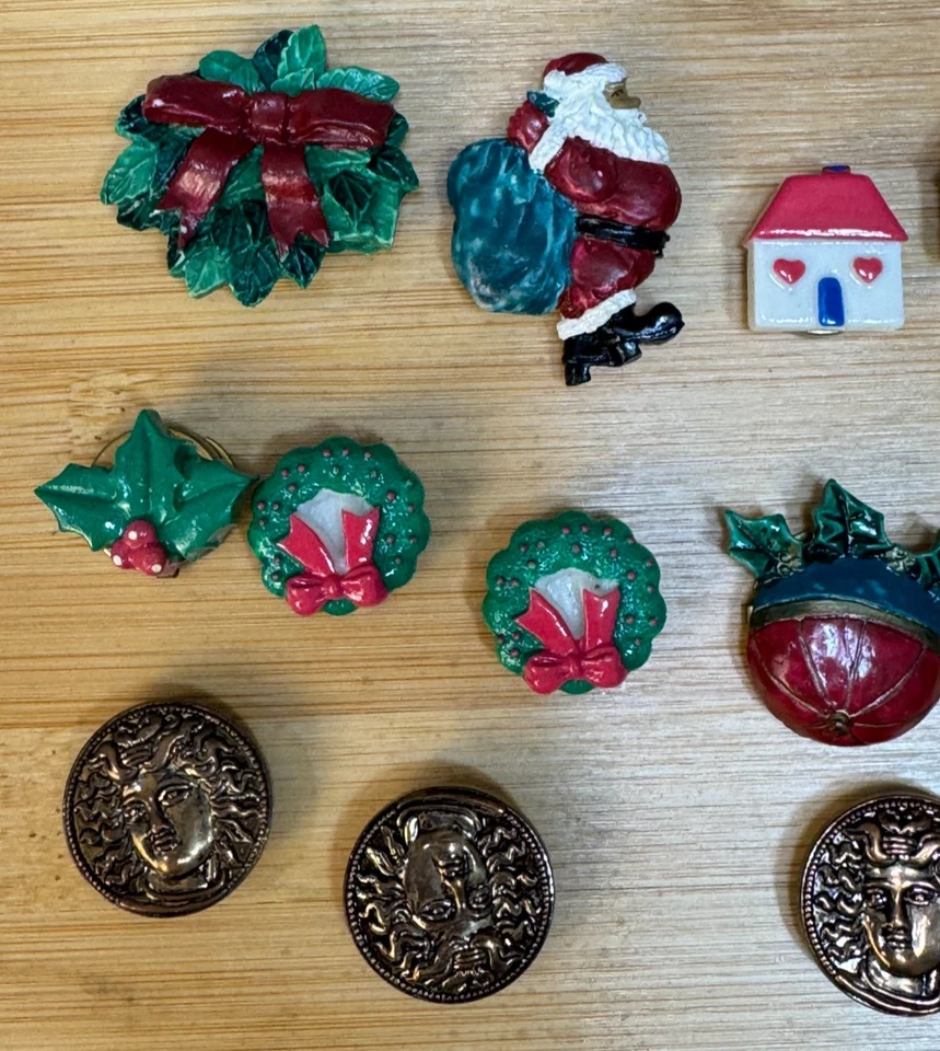Juego de 19 cubiertas de botones de Navidad con respaldo de metal yeso de resina novedad navideña Foto 2 de 4
