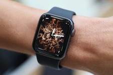 Apple Watch Series 4 44mm Space Gray Aluminum Case Black Sport Band MTUW2LL/A 