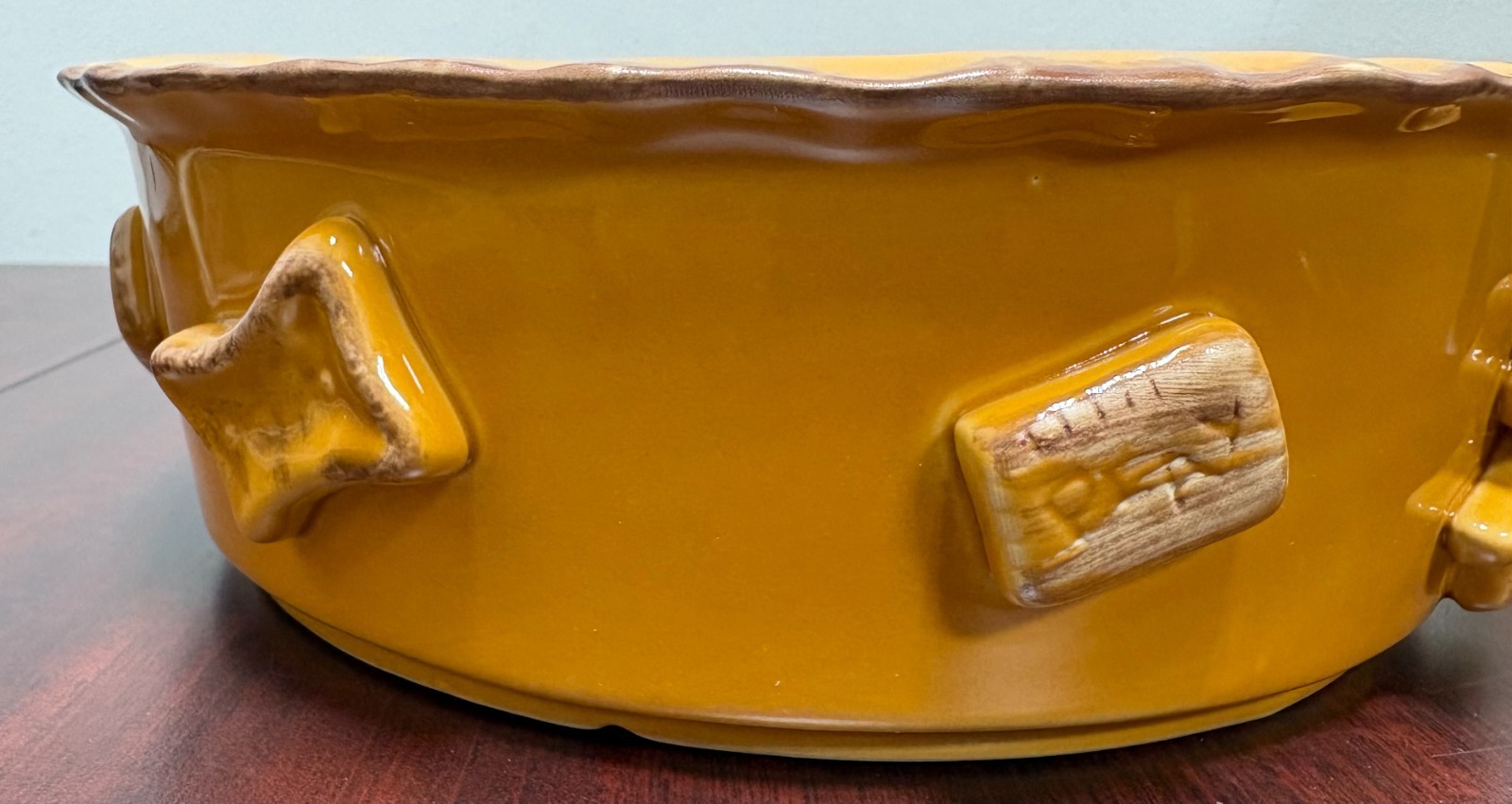 Carmel Ceramica 9 x 9 x 3 DECORATIVE DOG BOWL