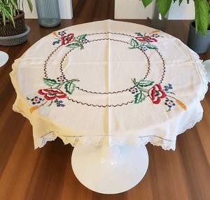 ダイニングテーブル Vintage Hungarian Table Hand-embroidered Hungarian hemp tablecloth – Rue Vintage 74