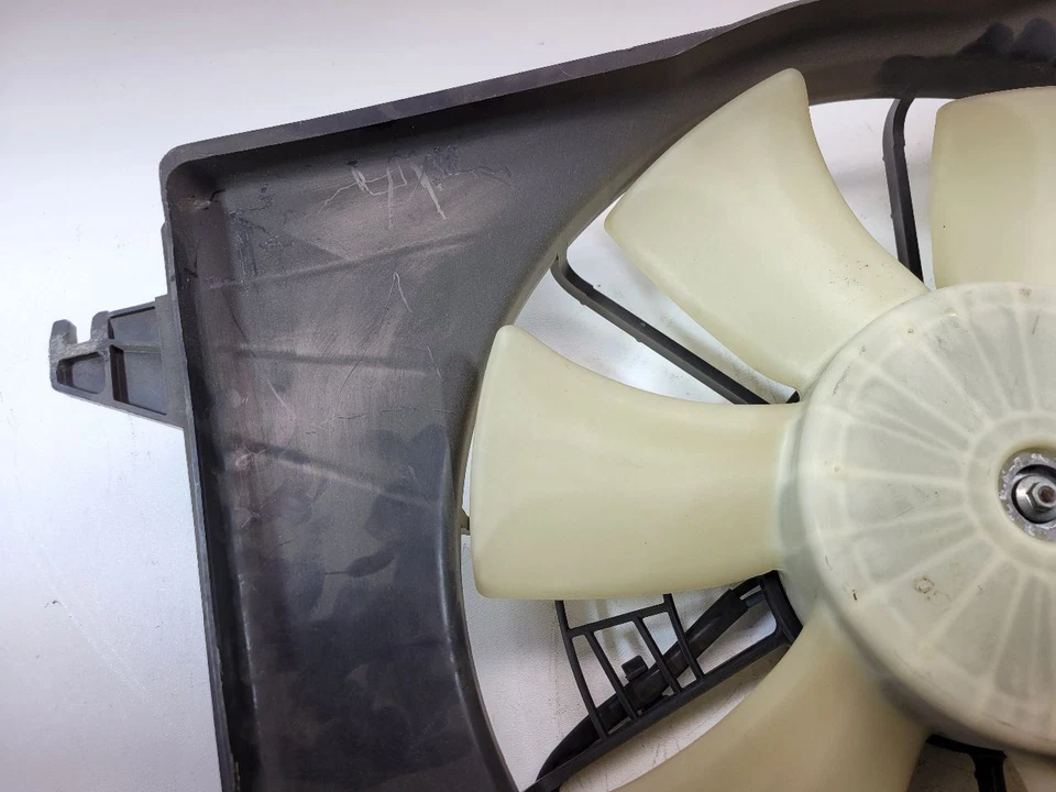 MAZDA 5 2006 2007 2008 2009 2010 MONTAJE VENTILADOR REFRIGERACIÓN LFB7-15-025B Foto 3 de 4