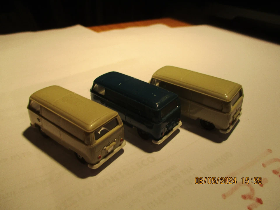 RE-WIKING - VW KASTENWAGEN T 2 X 3 - MIT SITZE GK 300/11 - Immagine 2 di 4