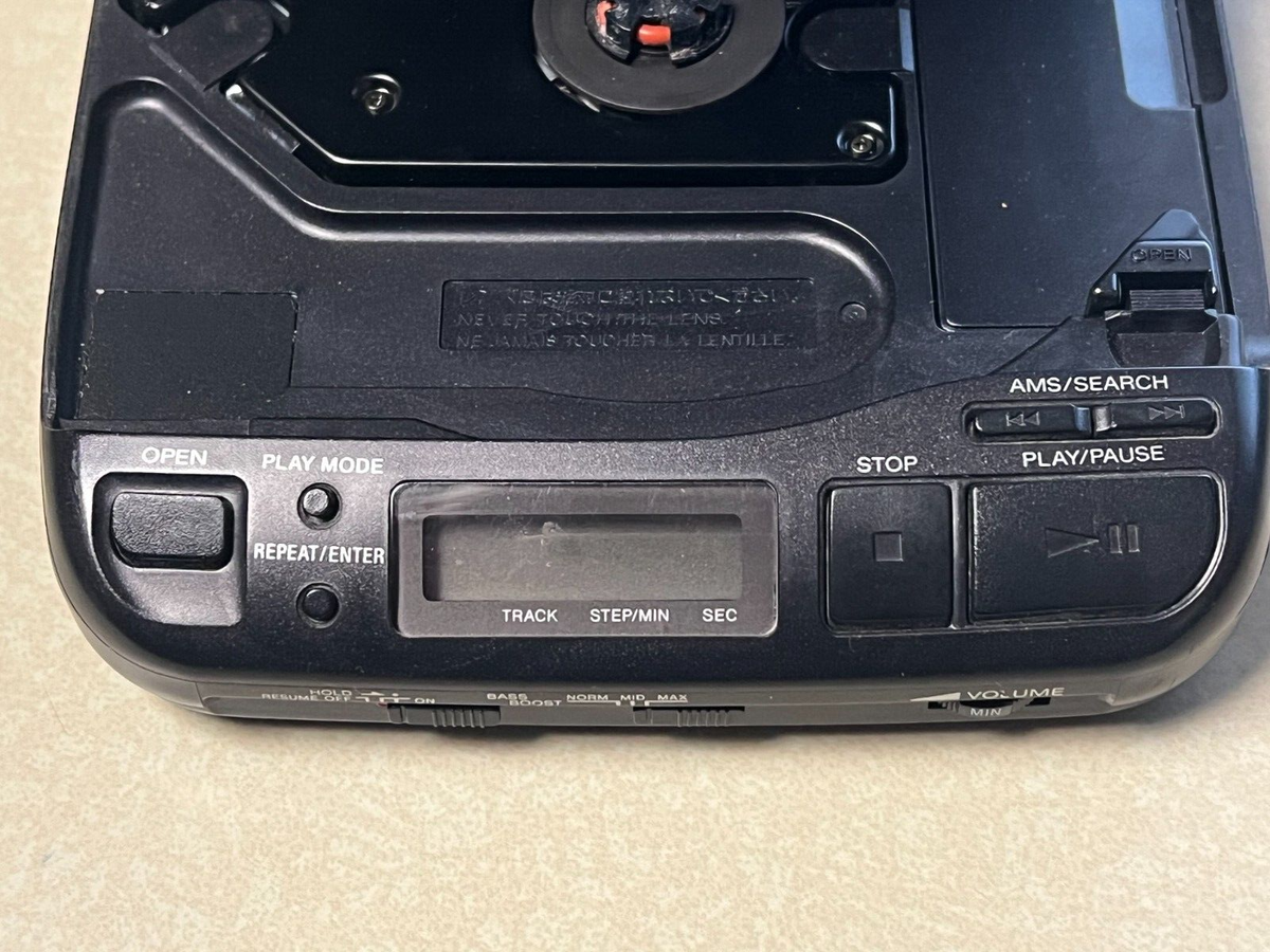 SONY DISCMAN D-33 with AC Power Adaptor & Original Manual * PARTS