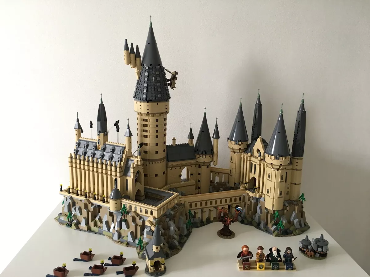 LEGO Harry Potter Castelo Hogwarts 71043 6020 Peças