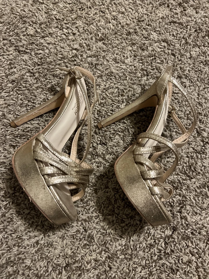 Tacones de espiga dorada, colección De Blossom, talla 7 1/2 Foto 4 de 4