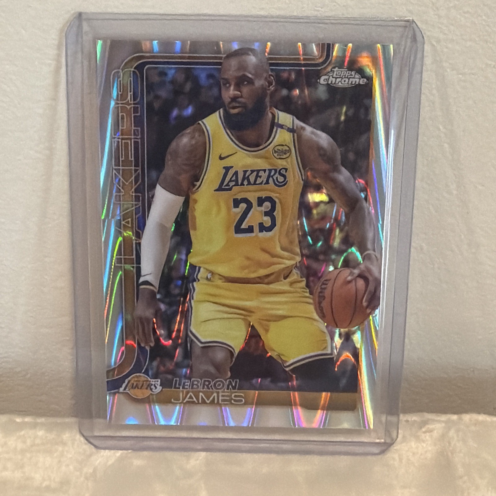 2025-26 Topps Chrome LeBron James Wave Refractor Los Angeles Lakers #127