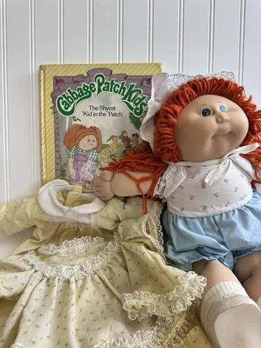 Vintage Cabbage Patch Kids Doll 1982 Coleco w/ 3 Outfits + Book Lot