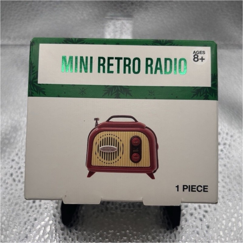 Mini Retro Radio Portable FM Wireless Radio w/ Antenna Built-In Speaker Green