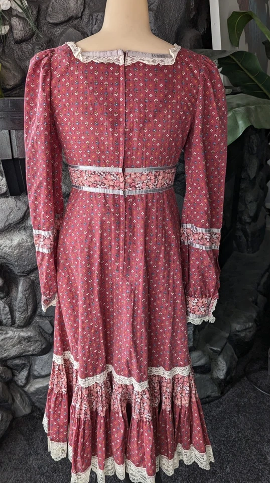 复古 20 世纪 70 年代 Gunne Sax Jessica McClintock 及膝玫瑰印花草原连衣裙 9 码 — 第 4/4 张图片