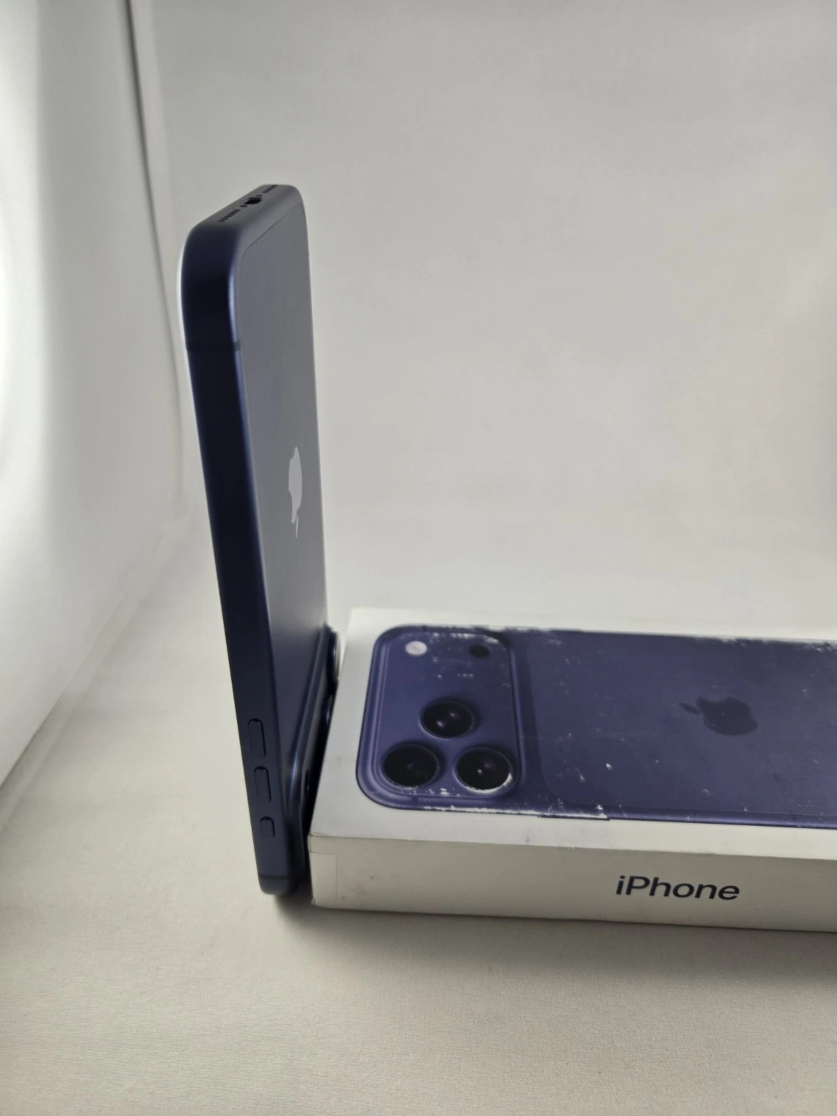 iPhone 17 Pro Max 256GB Deep Blue — Open Box (AT&T Locked) thumbnail 10
