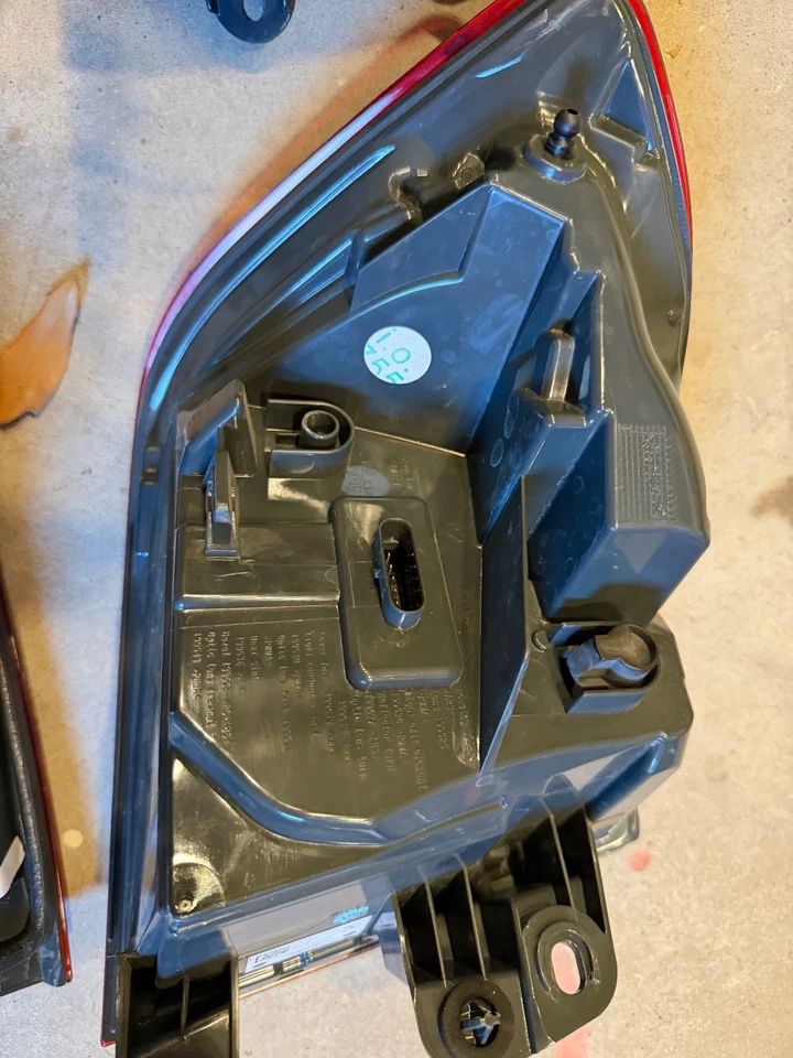 15-18 BMW F30 F80 M3 LCI Rear Tail Lights Taillights Set OEM - Image 4 of 4