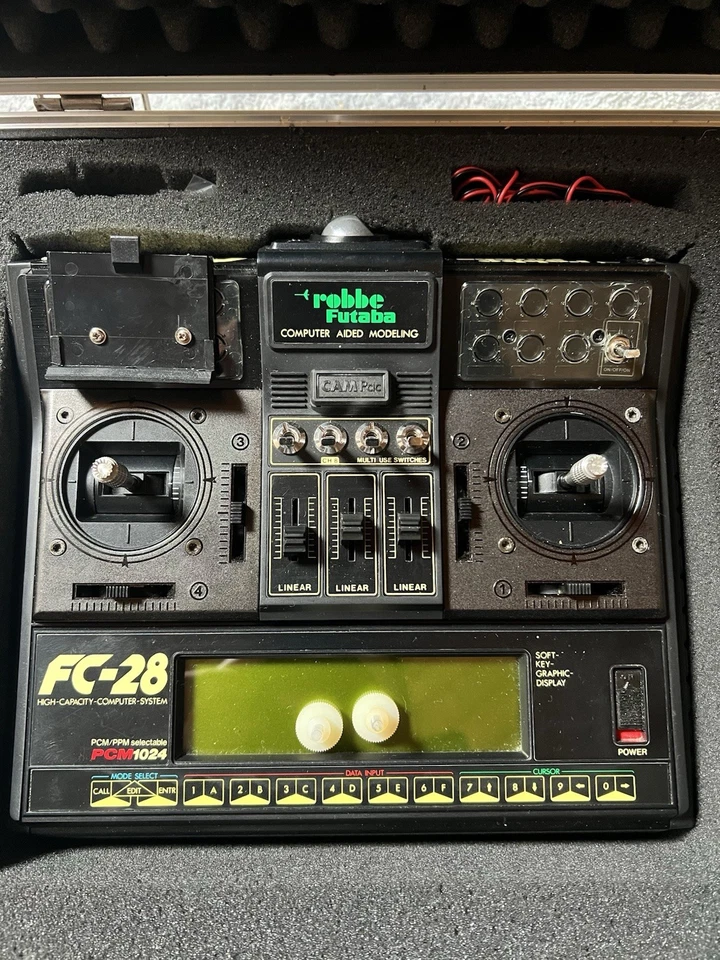 Robbe Futaba FC 28 Fernsteuerung Fernbedienung RC Hubschrauber Heli Helicopter - Bild 3 von 4