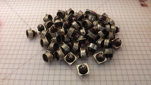LOT OF 56 AMP 208471-1 0633 CIRCULAR CONNECTOR RECEPTACLES T30079