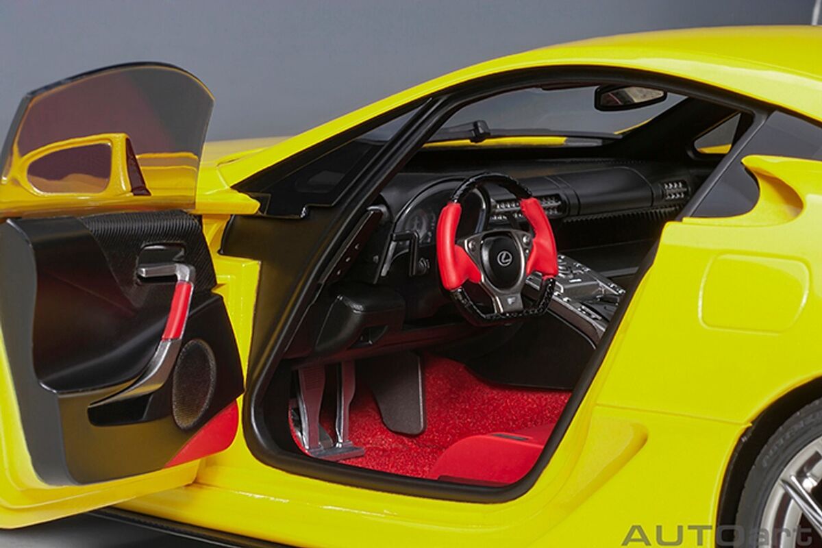 1/18 AUTOart Lexus LFA Pearl Yellow Super Sports Car Model 1/18 AUTOart Lexus LFA Pearl Yellow Super Sports Car Model