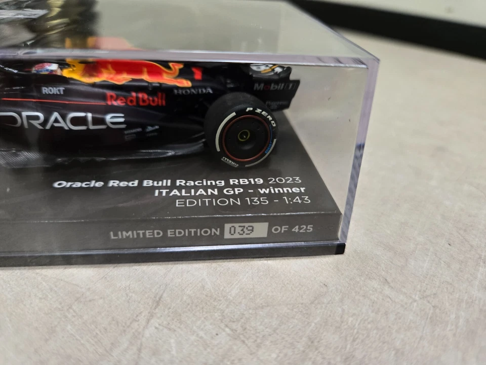 Verstappen 1:43 RB19 GP Monza 2023 Ganador Donkerblauw Edición Limitada Italiana Foto 3 de 4