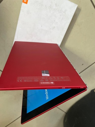 Lenovo Yoga Book YB1-X91F 128 GB diseño alemán rojo Windows 10 Pro - Imagen 2 de 6